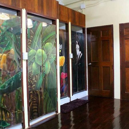 Baan Bovorn Hostel Bangkok Ngoại thất bức ảnh