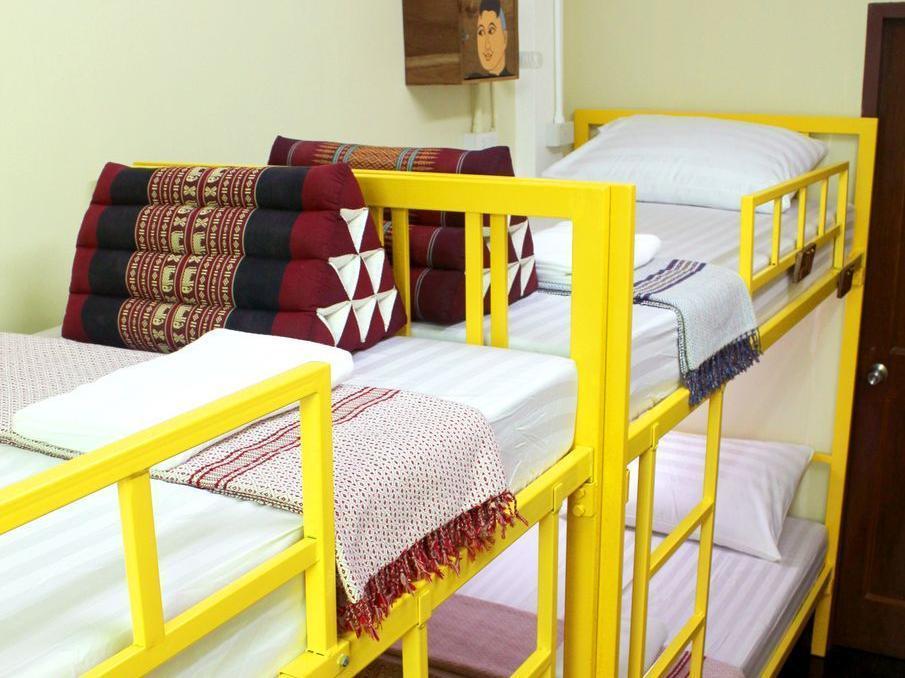 Baan Bovorn Hostel Bangkok Ngoại thất bức ảnh