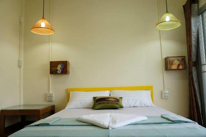 Baan Bovorn Hostel Bangkok Ngoại thất bức ảnh